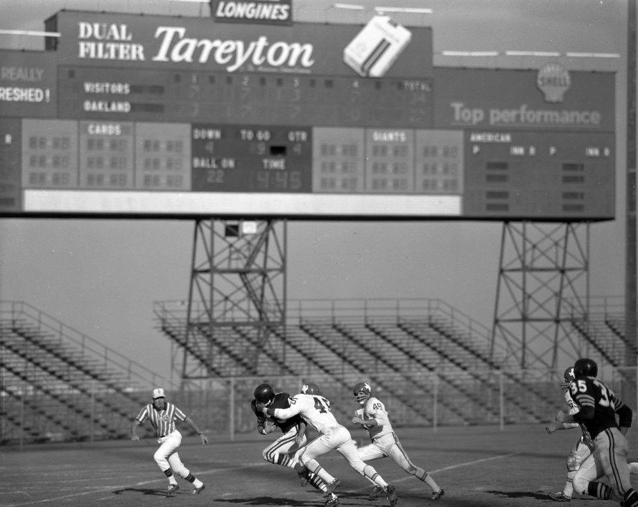 Photo of an Oakland Raiders game at Candlestick Park in 1961.