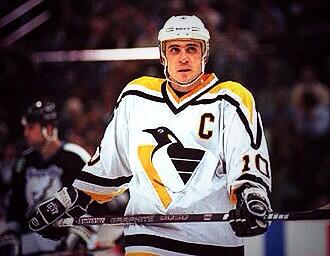 Photo of former Pittsburgh Penguins center Ron Francis.