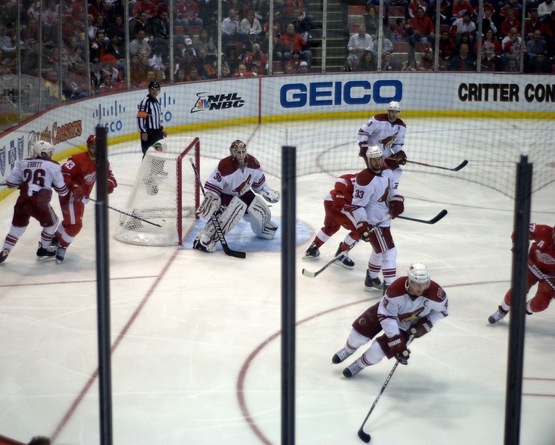 Photo of a game between the Phoenix Coyotes and the Detroit Red Wings.
