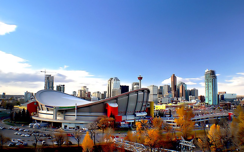 Photo of the Scotiabank Saddledome and the Calgary, Alberta skyline.