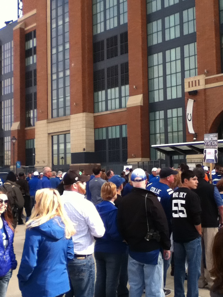 Fans waiting in line at the Huntington Gate at Lucas Oil Stadium.