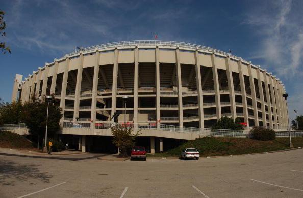 Exterior photo of Veterans Stadium.