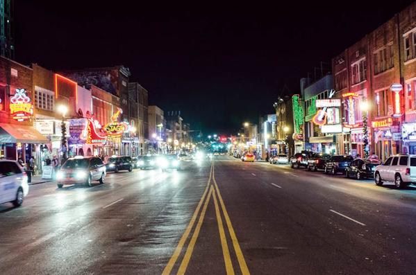 Broadway Bars in downtown Nashville, Tennessee.